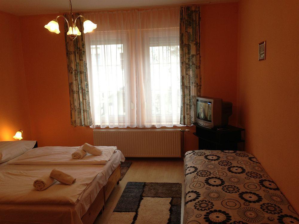 Bed and Breakfast Astoria Panzió Hévíz Exterior foto