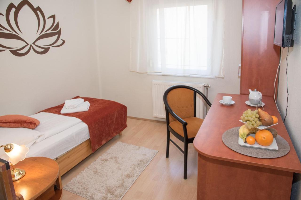 Bed and Breakfast Astoria Panzió Hévíz Exterior foto